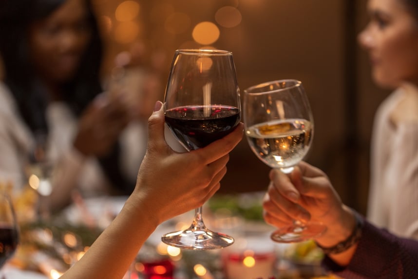 Vini internazionali da scegliere a Natale e come abbinarli ai piatti delle feste